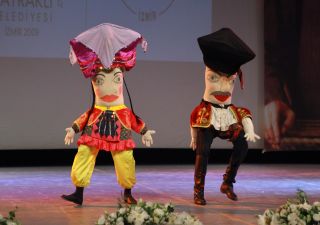 aşuk maşuk gösterisi